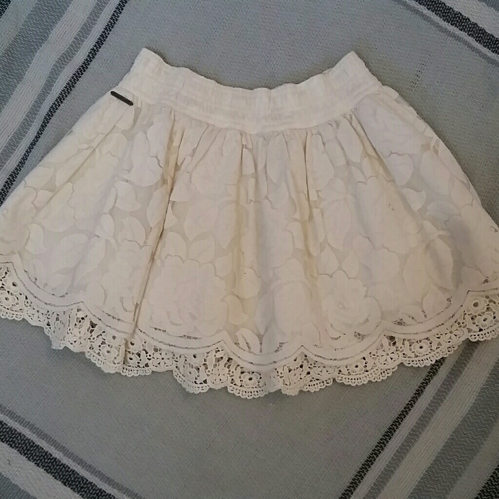 Abercrombie and fitch cream lace skirt